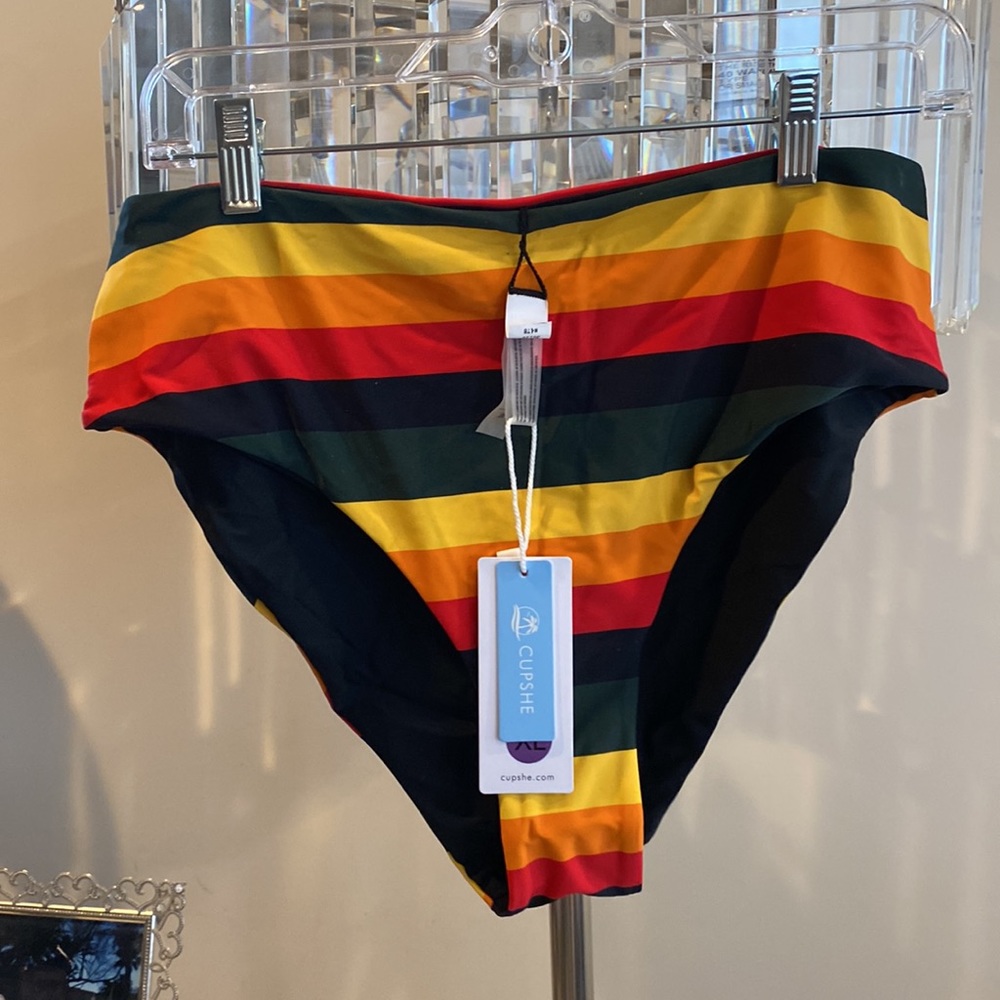 Cupshe 2piece swimsuit - Picture 2 of 4